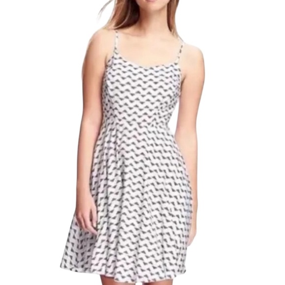 Old Navy Fit & Flare Spaghetti Strap Sundress White And Black Sz L - Picture 1 of 8
